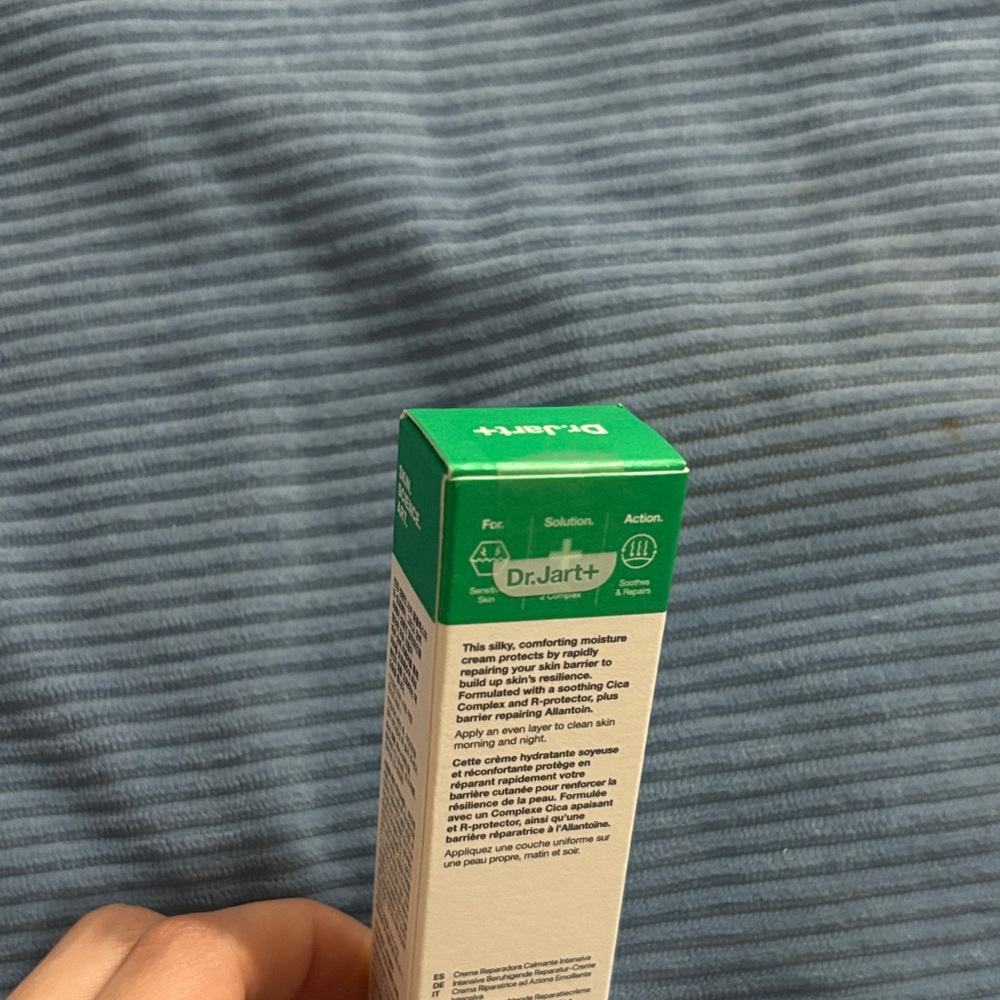 Dr. Jart+ Cicapair Soothing Repair Cream - Green and Cream - Picture 4 of 6